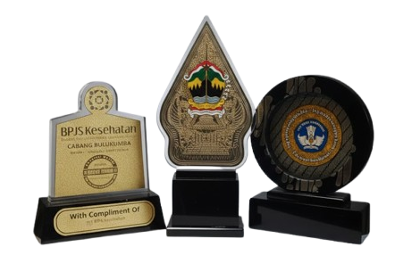 Plakat, medali, produk akrilik, dan miniatur custom Antun Souvenir Yogyakarta